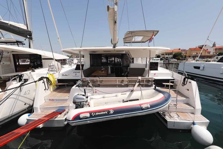 Fountaine Pajot Astrea 42  | Bella V