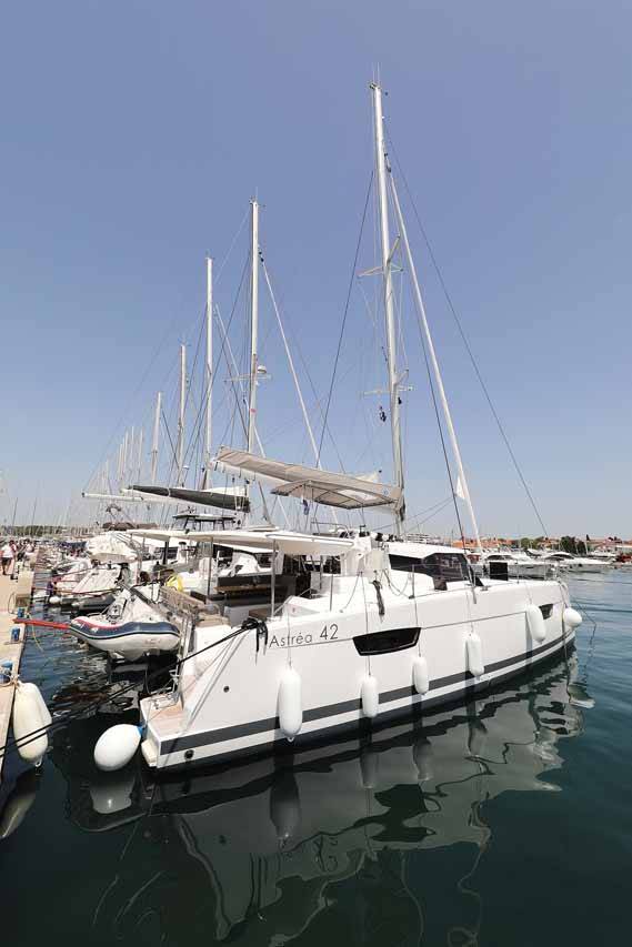 Fountaine Pajot Astrea 42  | Bella V