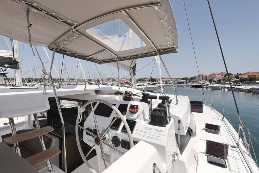 Fountaine Pajot Astrea 42  | Bella V