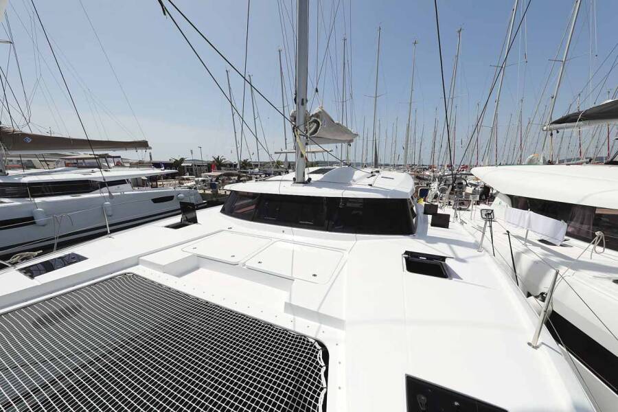 Fountaine Pajot Astrea 42  | Bella V