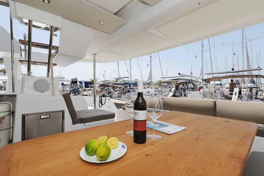 Fountaine Pajot Astrea 42  | Bella V