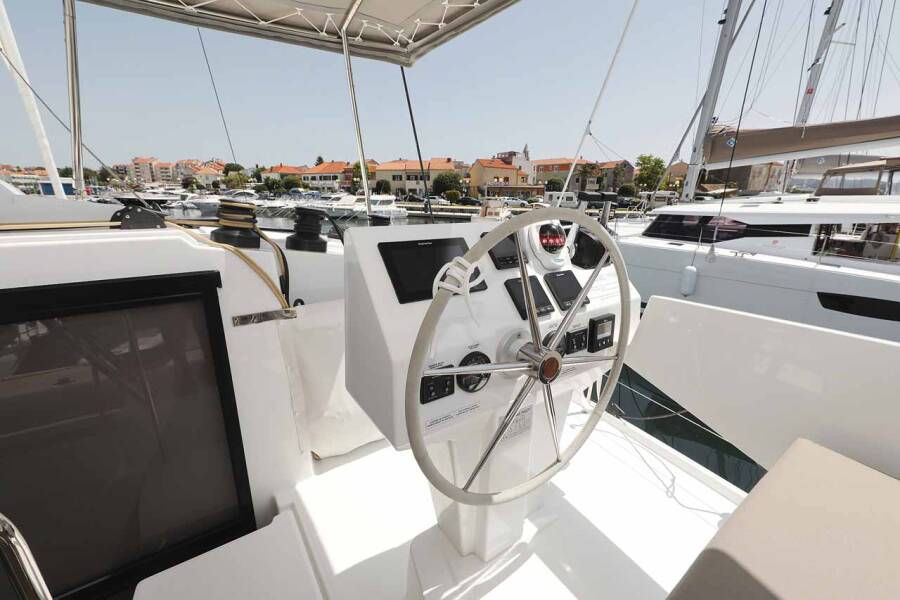 Fountaine Pajot Astrea 42  | Bella V