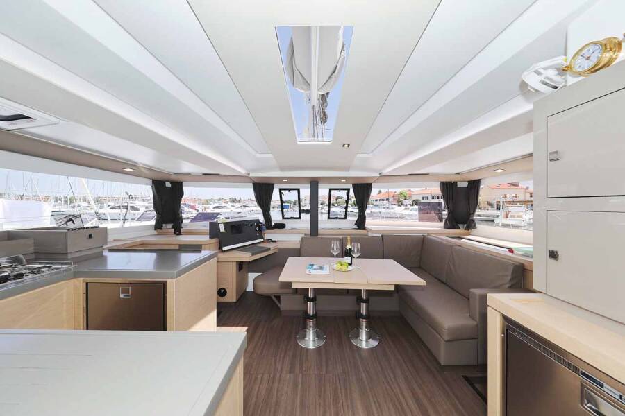 Fountaine Pajot Astrea 42  | Bella V