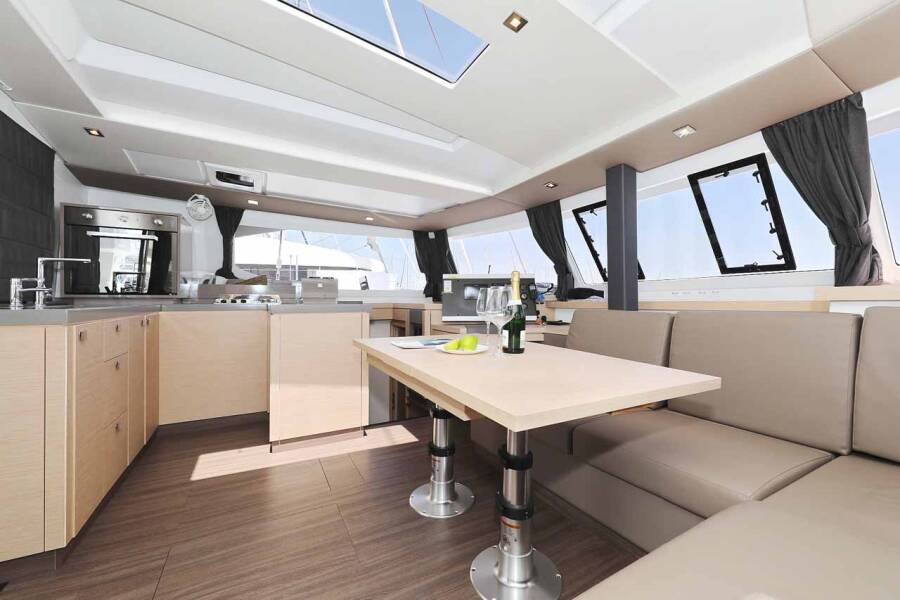 Fountaine Pajot Astrea 42  | Bella V