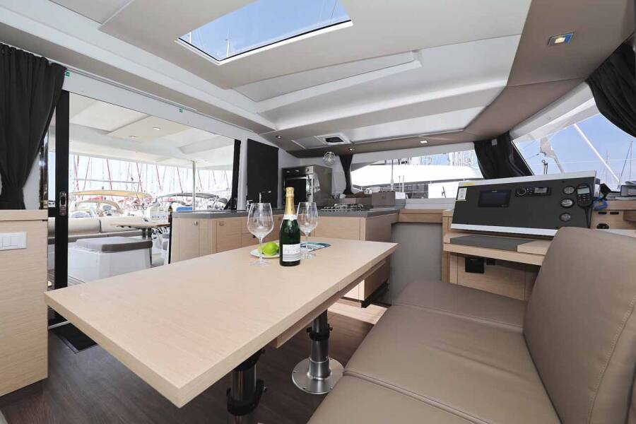 Fountaine Pajot Astrea 42  | Bella V