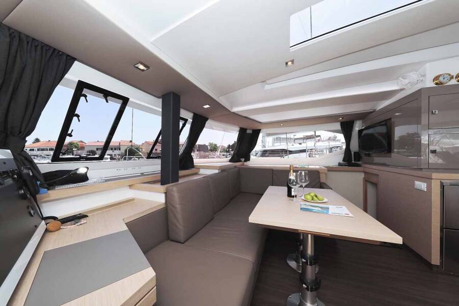 Fountaine Pajot Astrea 42  | Bella V