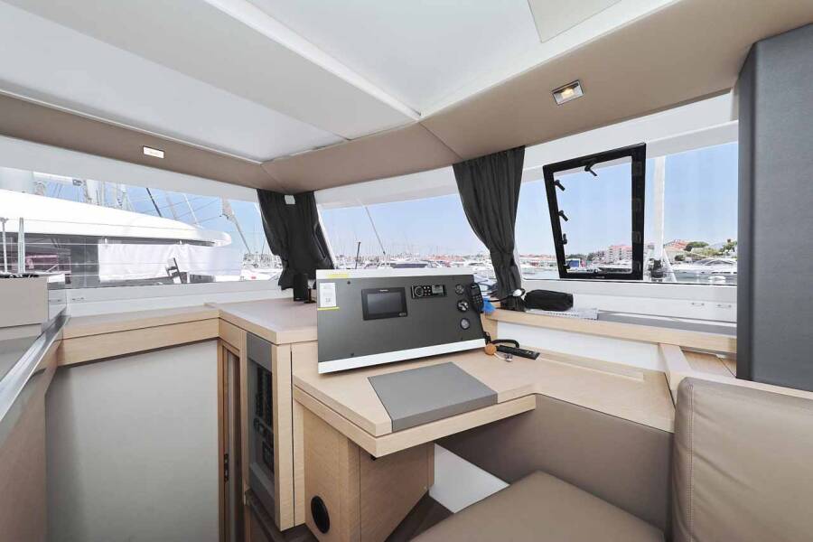 Fountaine Pajot Astrea 42  | Bella V