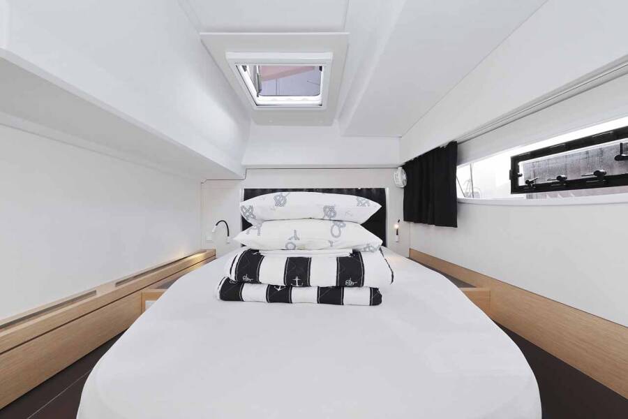 Fountaine Pajot Astrea 42  | Bella V