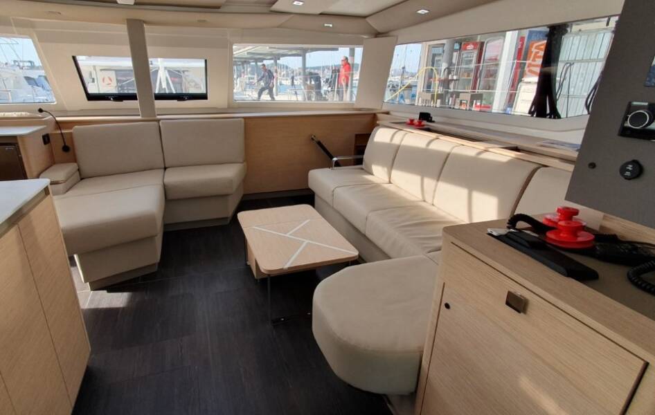 Fountaine Pajot Aura 51  | Princess