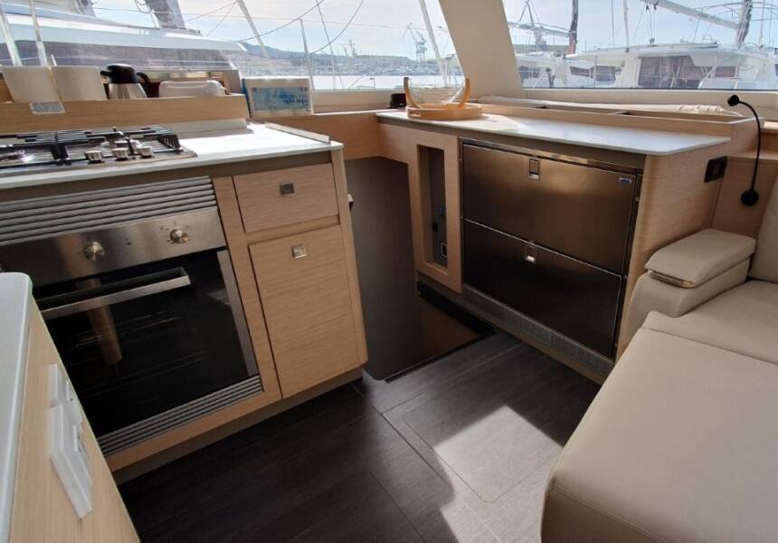 Fountaine Pajot Aura 51  | Princess