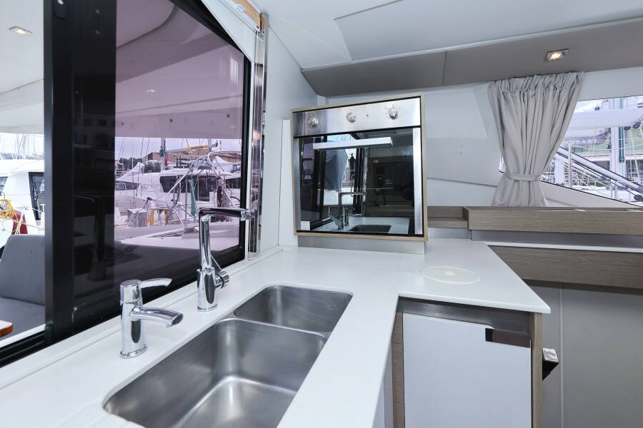 Fountaine Pajot Elba 45  | Sun Office
