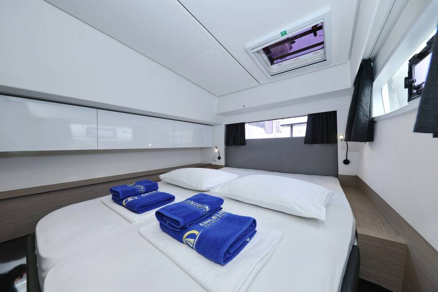 Fountaine Pajot Elba 45  | Sun Office