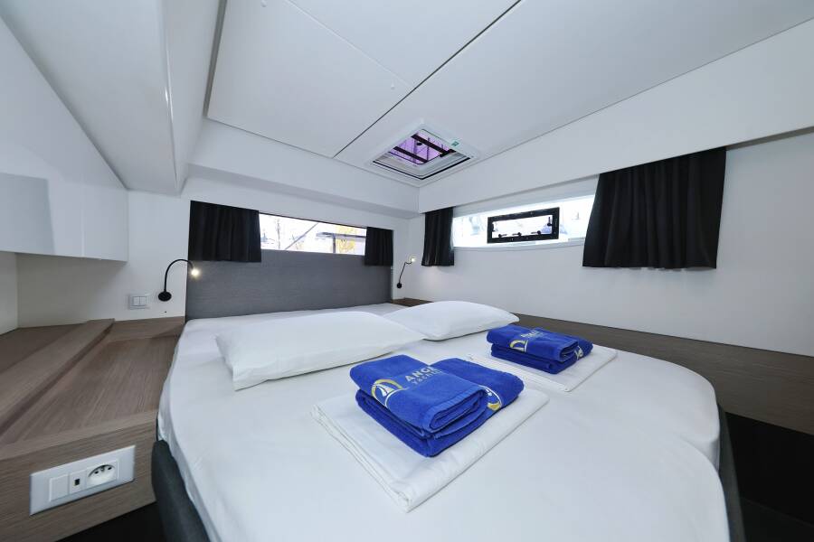 Fountaine Pajot Elba 45  | Sun Office