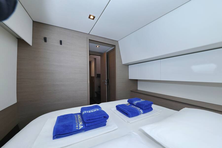 Fountaine Pajot Elba 45  | Sun Office