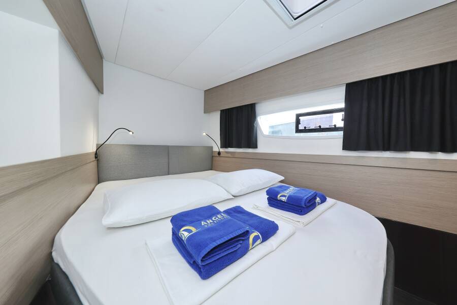 Fountaine Pajot Elba 45  | Sun Office