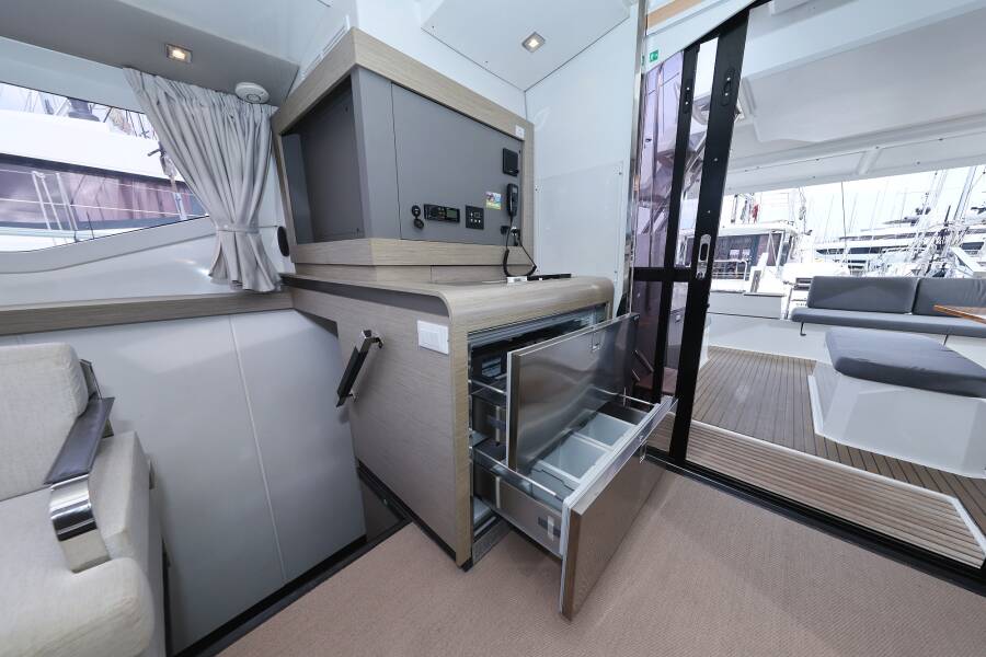 Fountaine Pajot Elba 45  | Sun Office