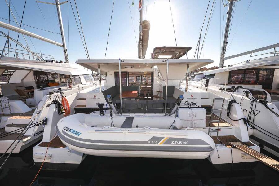 Fountaine Pajot Isla 40  | Orion