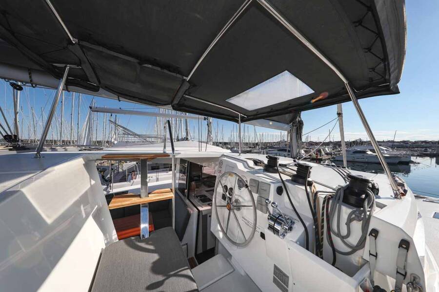 Fountaine Pajot Isla 40  | Orion