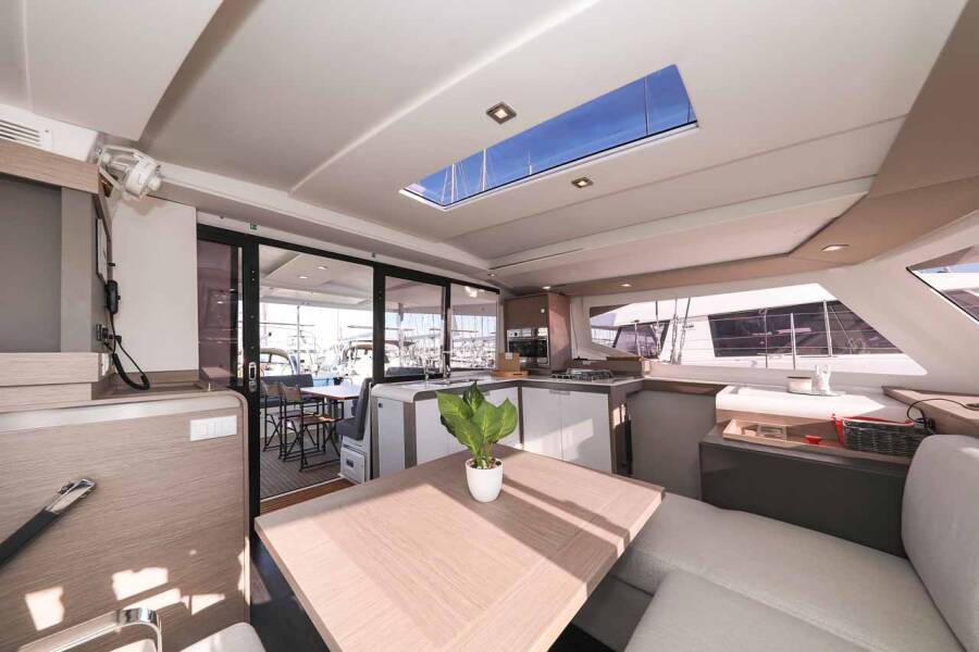 Fountaine Pajot Isla 40  | Orion