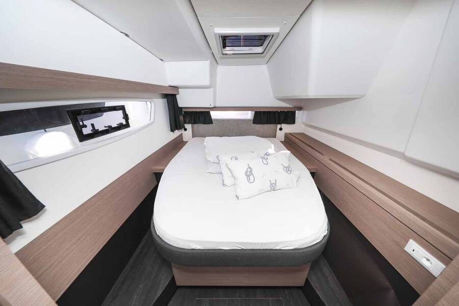 Fountaine Pajot Isla 40  | Orion