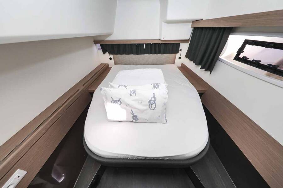 Fountaine Pajot Isla 40  | Orion