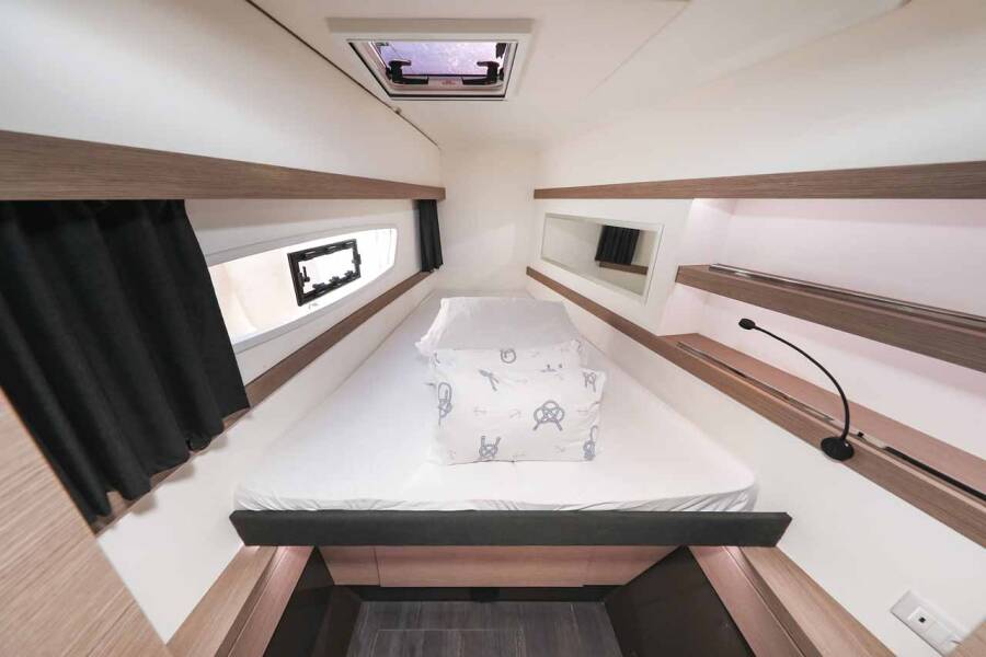 Fountaine Pajot Isla 40  | Orion