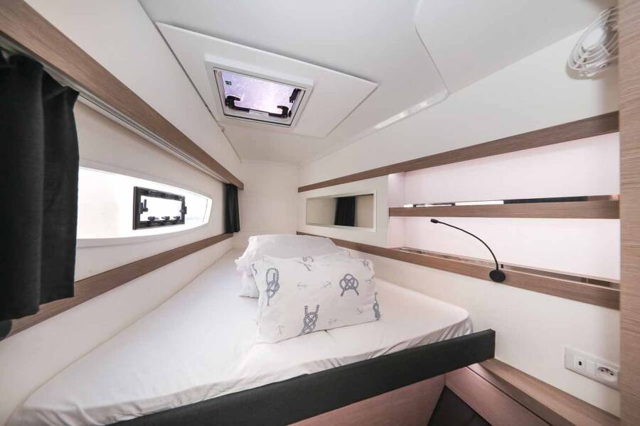 Fountaine Pajot Isla 40  | Orion