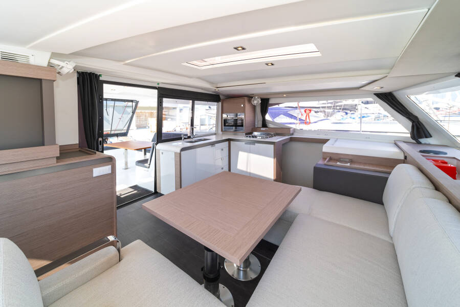 Fountaine Pajot Isla 40 | First Step