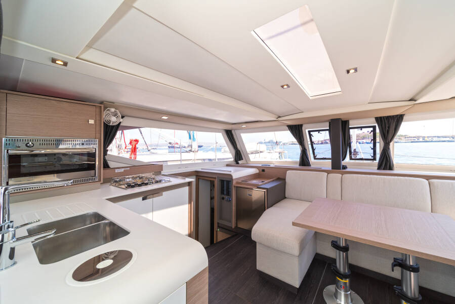Fountaine Pajot Isla 40 | First Step