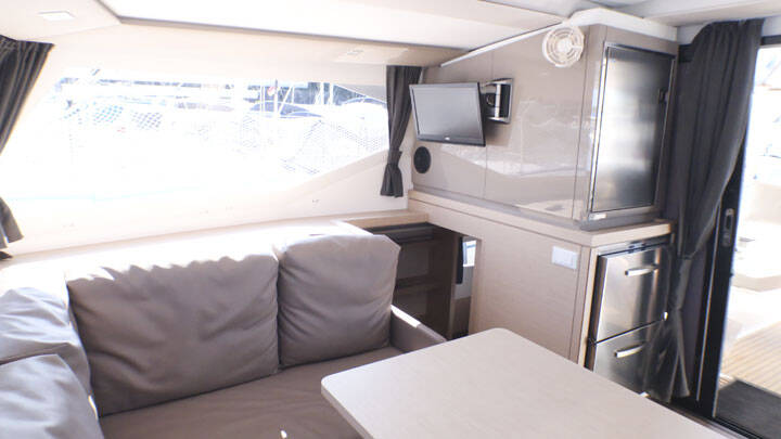 Fountaine Pajot Lucia 40  | Leon