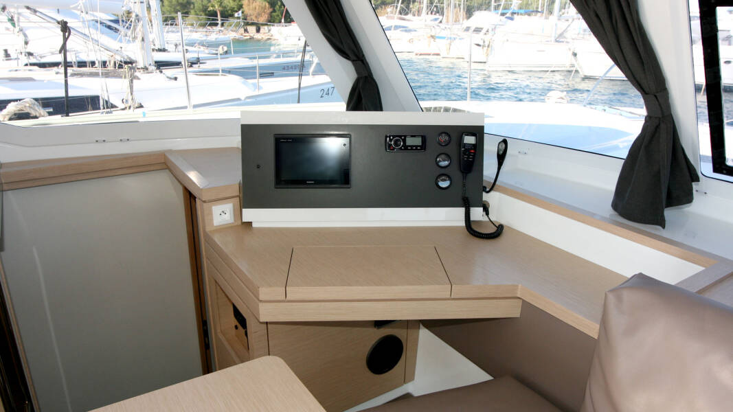 Fountaine Pajot Lucia 40  | Leon