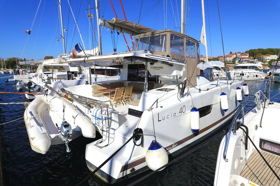 Fountaine Pajot Lucia 40  | Floreanne