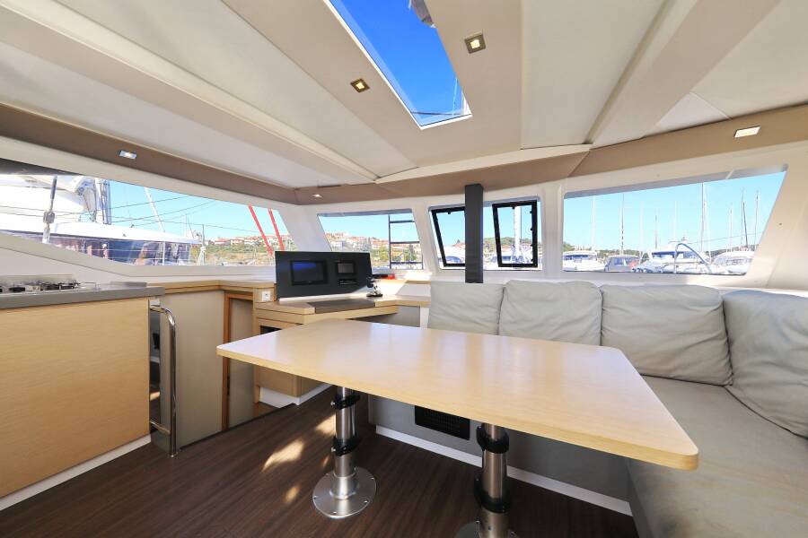 Fountaine Pajot Lucia 40  | Floreanne