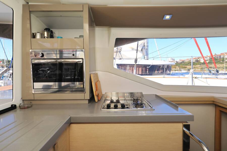 Fountaine Pajot Lucia 40  | Floreanne