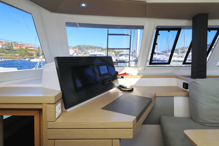 Fountaine Pajot Lucia 40  | Floreanne