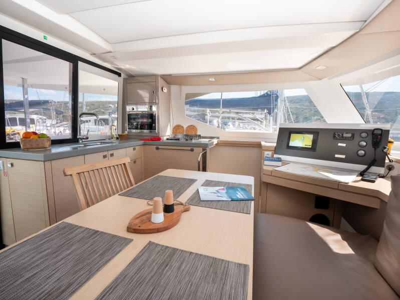 Fountaine Pajot Lucia 40 | Stella Luna