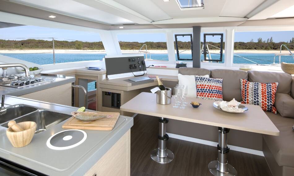 Fountaine Pajot Lucia 40 | Le Floreanne