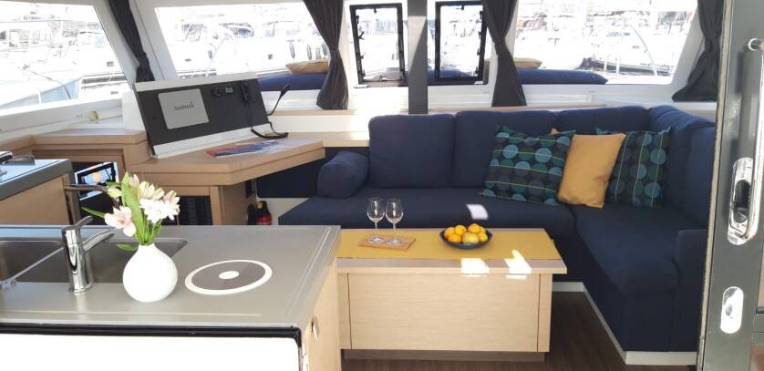 Fountaine Pajot Lucia 40  | Nala