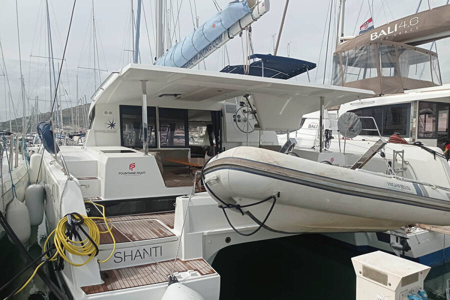 Fountaine Pajot Lucia 40