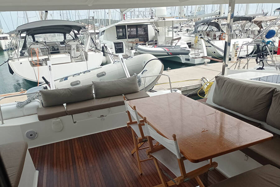 Fountaine Pajot Lucia 40  | Shanti