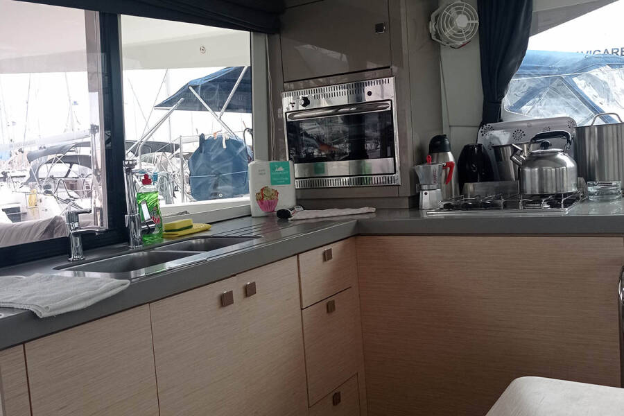 Fountaine Pajot Lucia 40  | Shanti