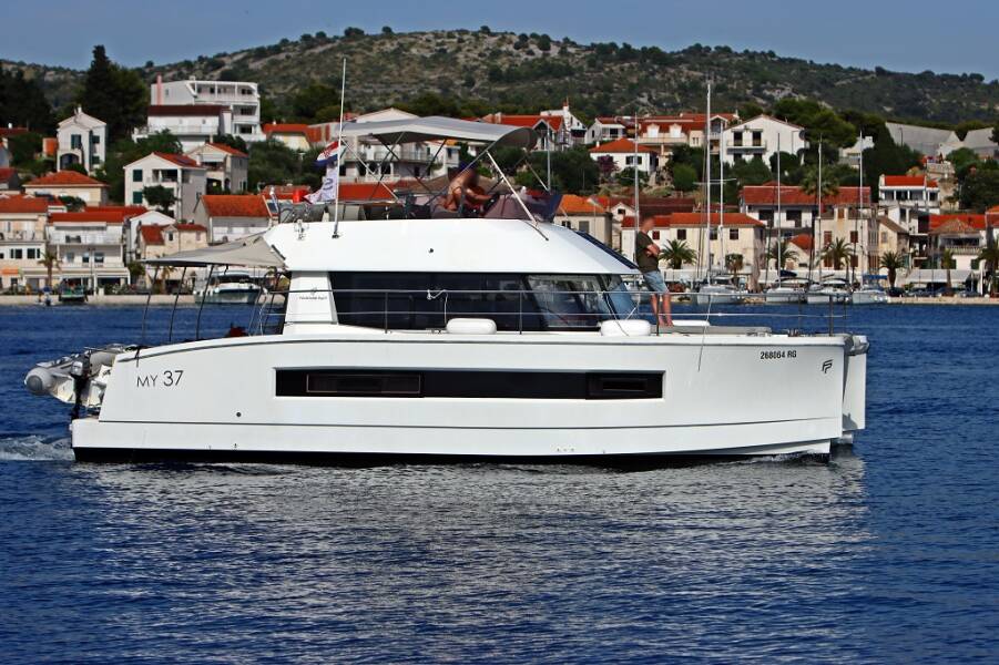 Fountaine Pajot MY 37  | Thunderball