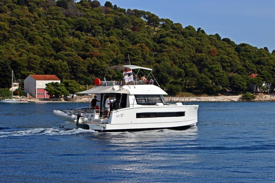 Fountaine Pajot MY 37  | Thunderball