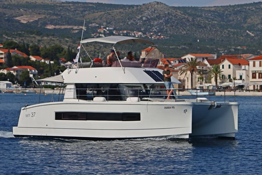 Fountaine Pajot MY 37  | Thunderball