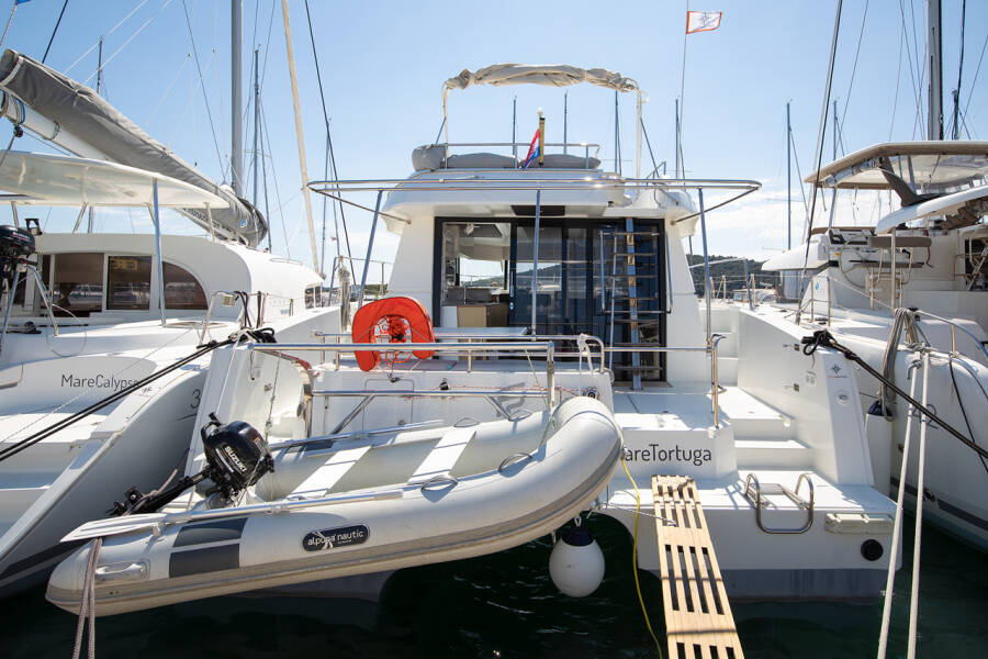 Fountaine Pajot MY 37 | Mare Tortuga