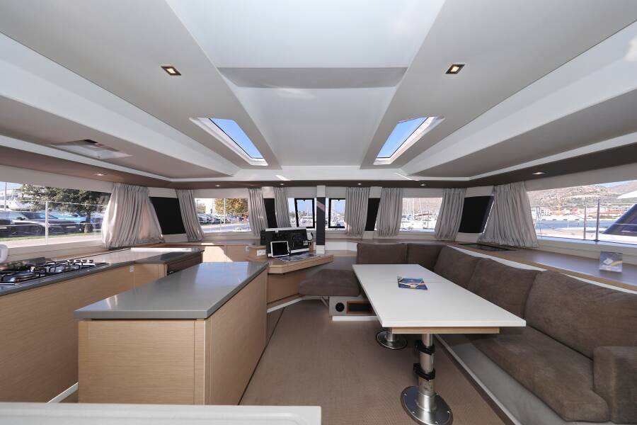 Fountaine Pajot Saba 50  | Poco Loco