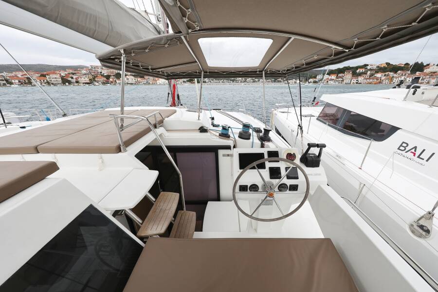 Fountaine Pajot Saona 47 Quintet  | Martin V