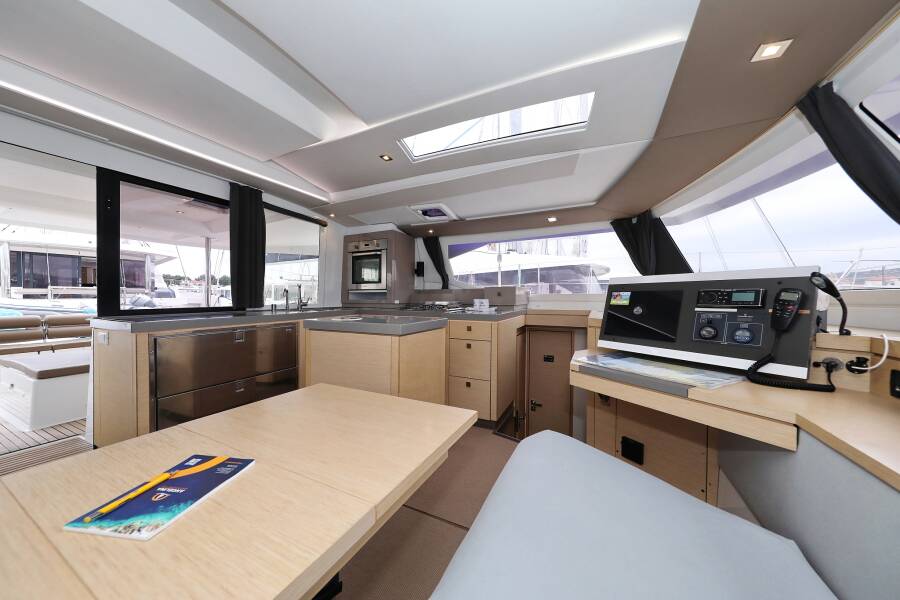 Fountaine Pajot Saona 47 Quintet  | Martin V