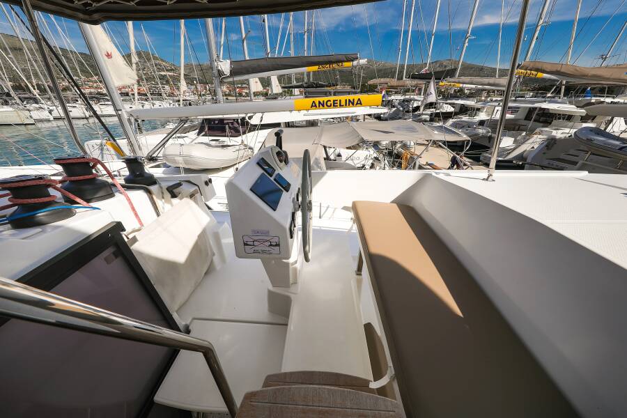 Fountaine Pajot Saona 47 Quintet  | Nina V