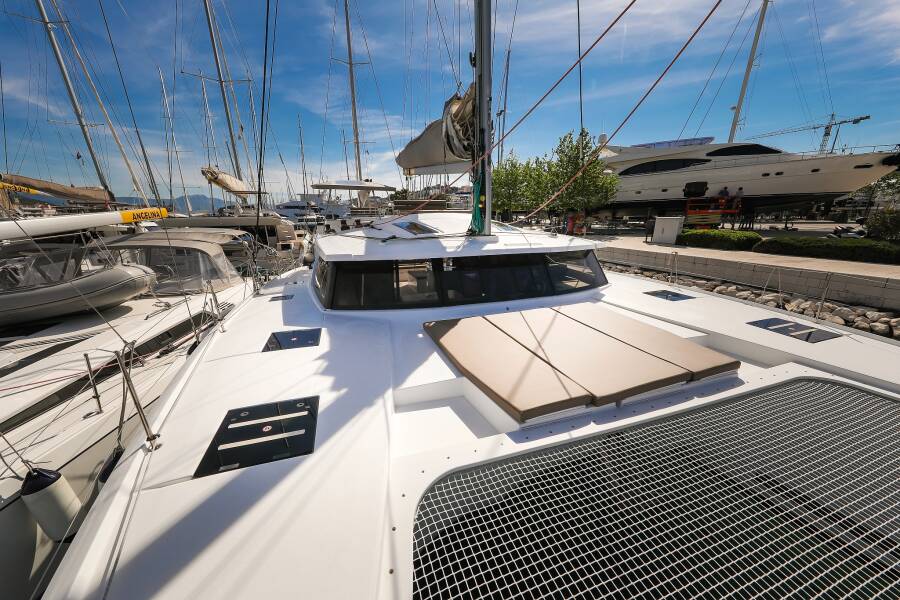 Fountaine Pajot Saona 47 Quintet  | Nina V